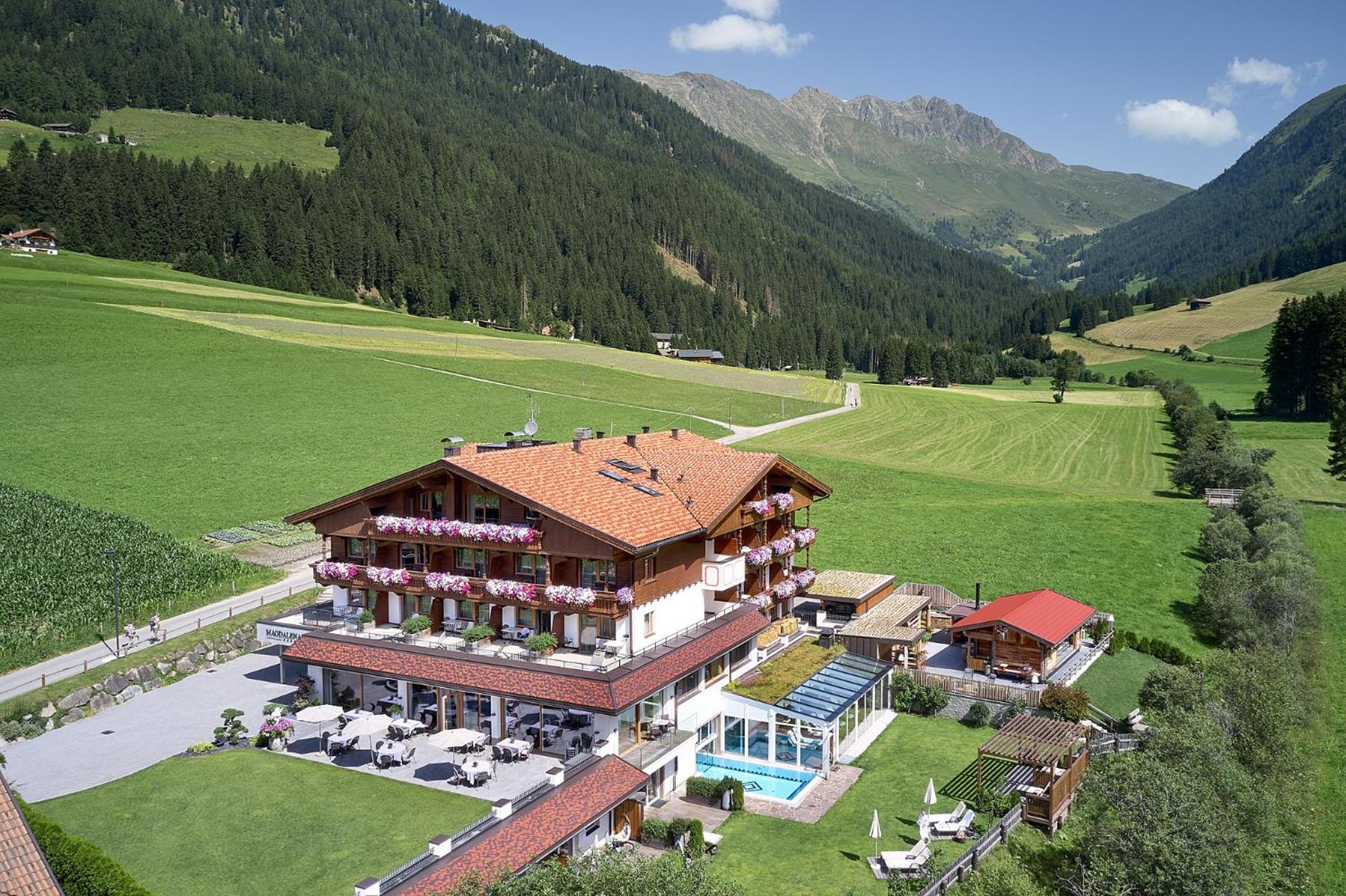 Vitalpina Hotel Magdalenahof Santa Maddalena in Casies Luaran gambar