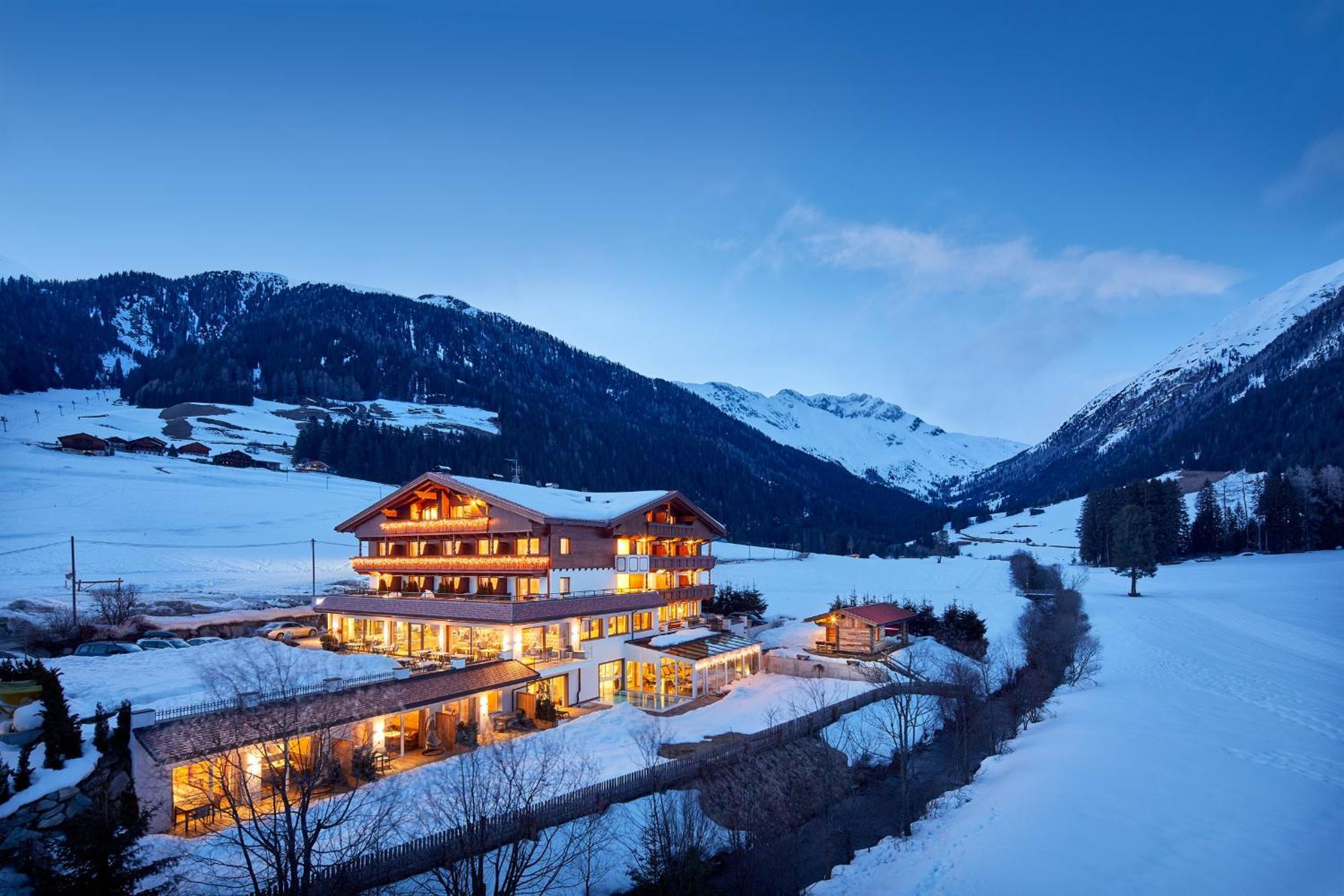 Vitalpina Hotel Magdalenahof Santa Maddalena in Casies Luaran gambar