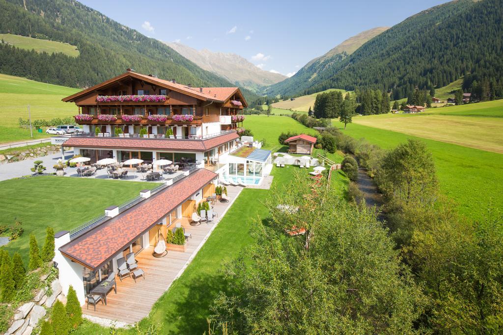 Vitalpina Hotel Magdalenahof Santa Maddalena in Casies Luaran gambar